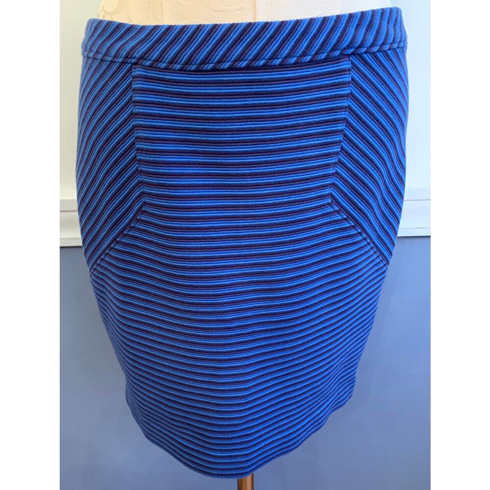 6 Ann Taylor Knit Elastic Waist Navy and Royal Blue Striped Skirt 18.5" Length